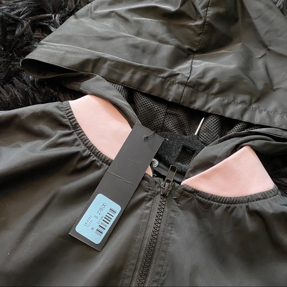 LF the brand- crop zip up - Picture 3 of 3